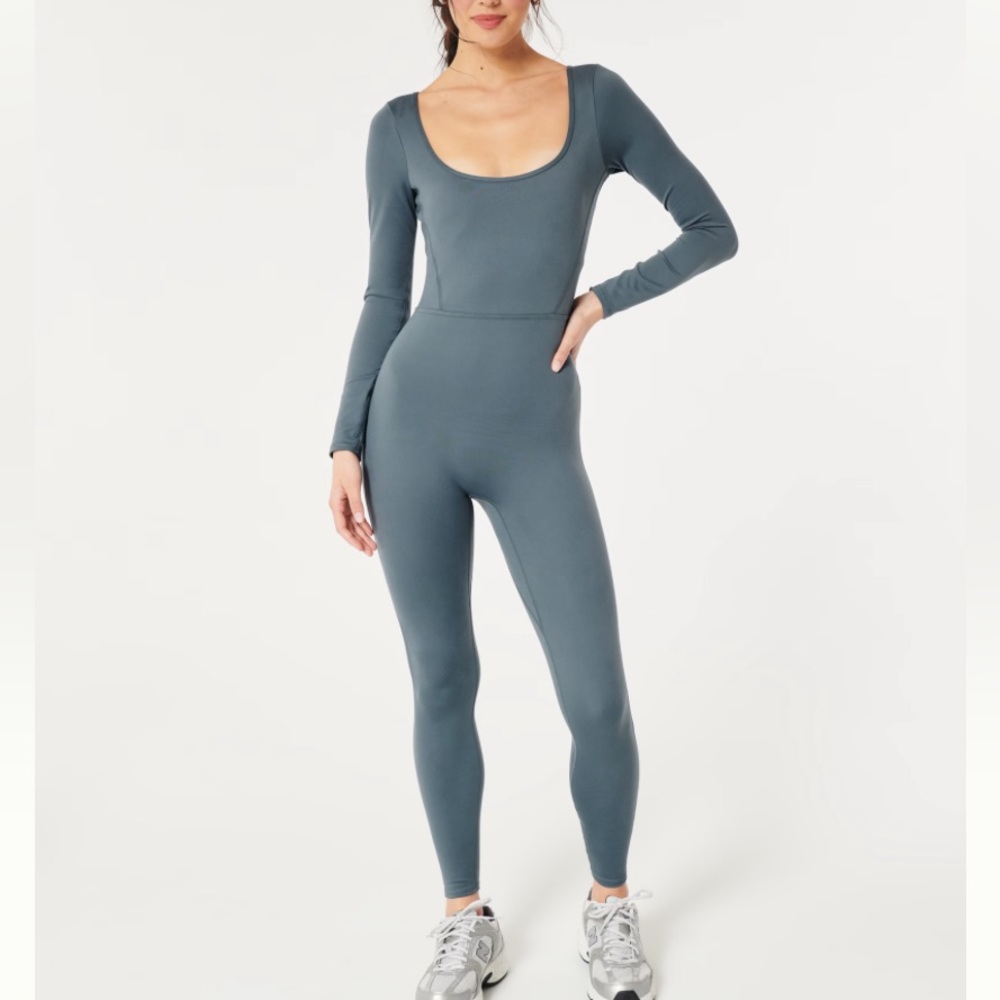 GILLY HICKS Active Recharge Onesie
